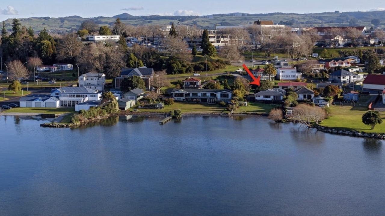 Lakefront Getaway In Rotorua Exterior photo